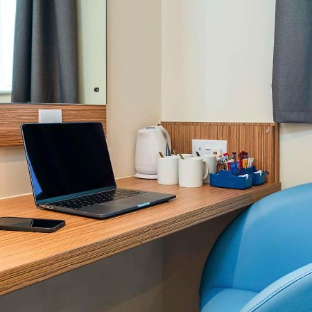 Ibis Budget London Bromley Town Centre エクステリア 写真